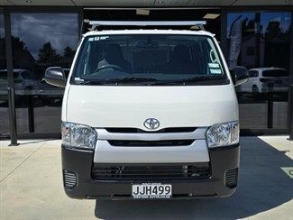 2015 Toyota Hiace - Thumbnail