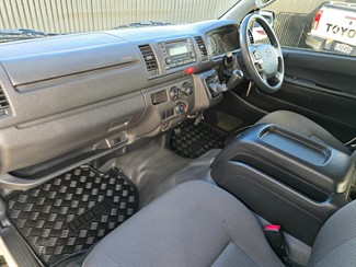 2016 Toyota Hiace - Thumbnail