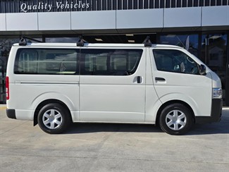 2016 Toyota Hiace - Thumbnail