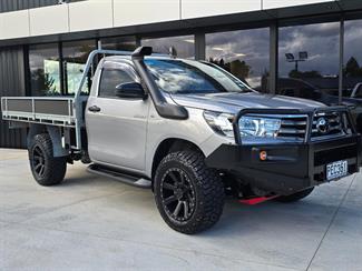2022 Toyota Hilux - Thumbnail
