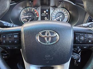 2022 Toyota Hilux - Thumbnail