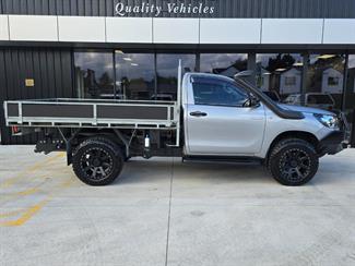 2022 Toyota Hilux - Thumbnail
