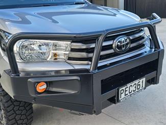 2022 Toyota Hilux - Thumbnail