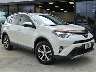 2018 Toyota RAV4 - Thumbnail
