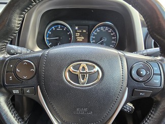 2018 Toyota RAV4 - Thumbnail