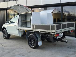 2018 Mitsubishi Triton - Thumbnail