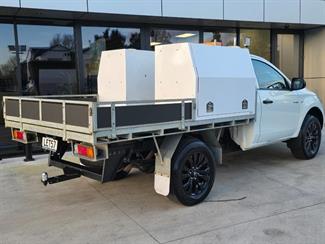 2018 Mitsubishi Triton - Thumbnail