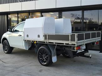 2018 Mitsubishi Triton - Thumbnail
