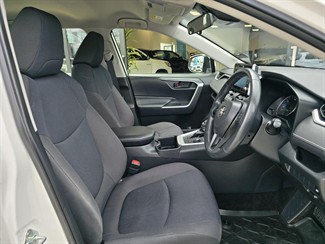 2022 Toyota Rav4 - Thumbnail