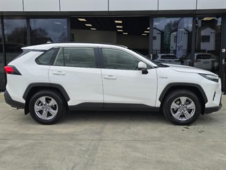 2022 Toyota Rav4 - Thumbnail