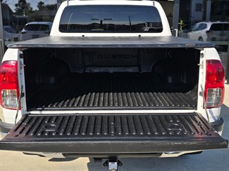 2017 Toyota Hilux - Thumbnail