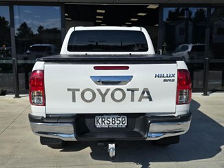 2017 Toyota Hilux - Thumbnail
