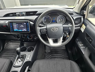 2017 Toyota Hilux - Thumbnail