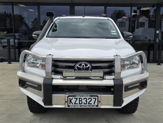 2017 Toyota Hilux - Thumbnail