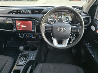 2024 Toyota Hilux - Thumbnail