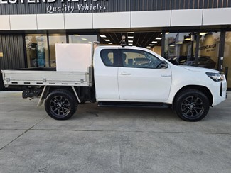 2024 Toyota Hilux - Thumbnail