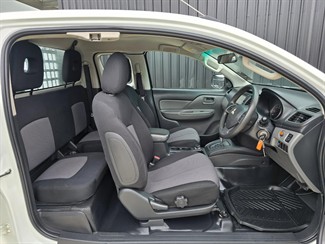 2017 Mitsubishi Triton - Thumbnail