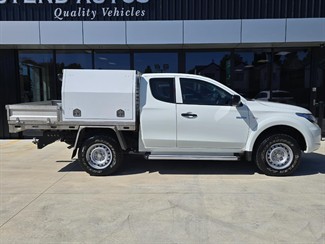 2017 Mitsubishi Triton - Thumbnail