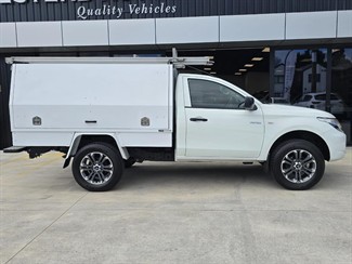 2018 Mitsubishi Triton - Thumbnail