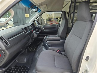 2016 Toyota Hiace - Thumbnail