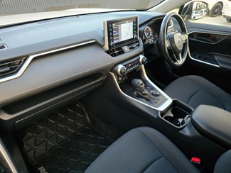 2021 Toyota RAV4 - Thumbnail