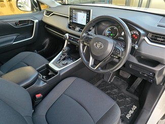 2021 Toyota RAV4 - Thumbnail