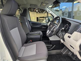 2022 Toyota Hiace - Thumbnail