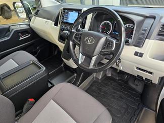 2022 Toyota Hiace - Thumbnail