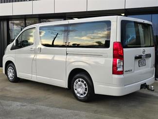 2022 Toyota Hiace - Thumbnail