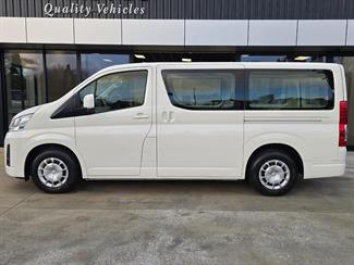 2022 Toyota Hiace - Thumbnail