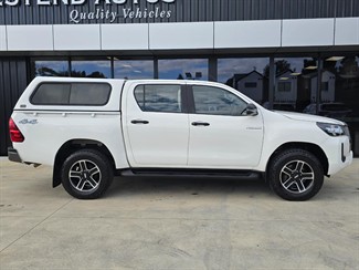 2021 Toyota Hilux - Thumbnail