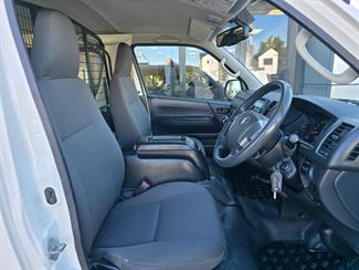 2017 Toyota Hiace - Thumbnail