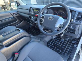 2017 Toyota Hiace - Thumbnail