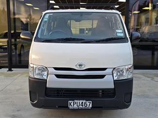 2017 Toyota Hiace - Thumbnail