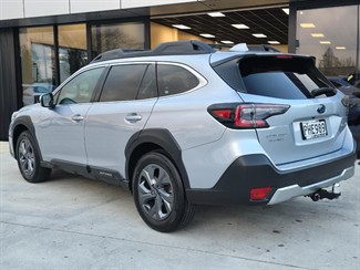 2022 Subaru Outback - Thumbnail