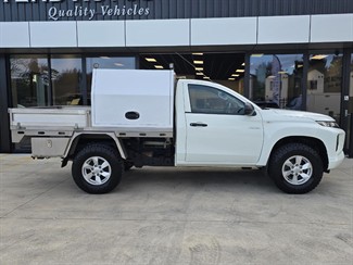 2021 Mitsubishi Triton - Thumbnail